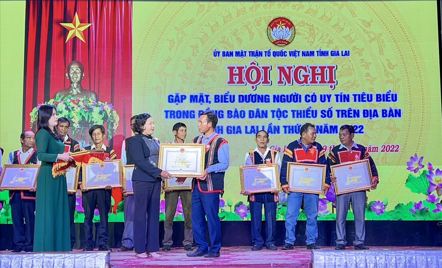 Người có uy tín tiêu biểu trong đồng bào DTTS vinh dự nhận Bằng khen Chủ tịch Ủy ban MTTQ Việt Nam tỉnh Gia Lai