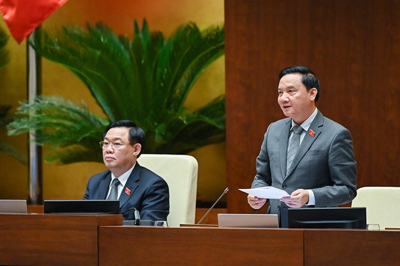 Phó Chủ tịch Quốc hội Nguyễn Khắc Định điều hành phiên họp