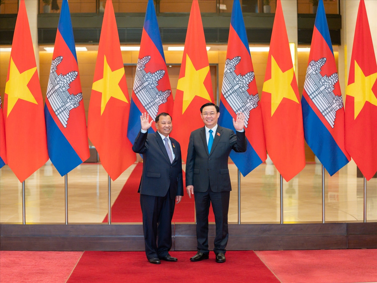 Chủ tịch Quốc hội Vương Đình Huệ chủ trì lễ đón Chủ tịch Thượng viện Vương quốc Campuchia Samdech Say Chhum dẫn đầu Đoàn đại biểu cấp cao Thượng viện Vương quốc Campuchia thăm chính thức Việt Nam Chủ tịch Quốc hội Vương Đình Huệ chủ trì lễ đón Chủ tịch Thượng viện Vương quốc Campuchia Samdech Say Chhum dẫn đầu Đoàn đại biểu cấp cao Thượng viện Vương quốc Campuchia thăm chính thức Việt Nam