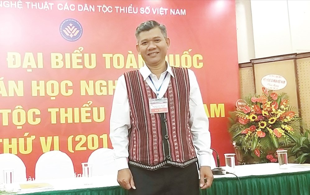 Thầy Đào Văn Phước, Hiệu trưởng Trường Phổ Thông Dân tộc nội trú tỉnh Bà Rịa – Vũng Tàu, người luôn trăn trở và tâm huyết với việc bảo tồn, truyền dạy tiếng Chơ Ro cho thế hệ trẻ.