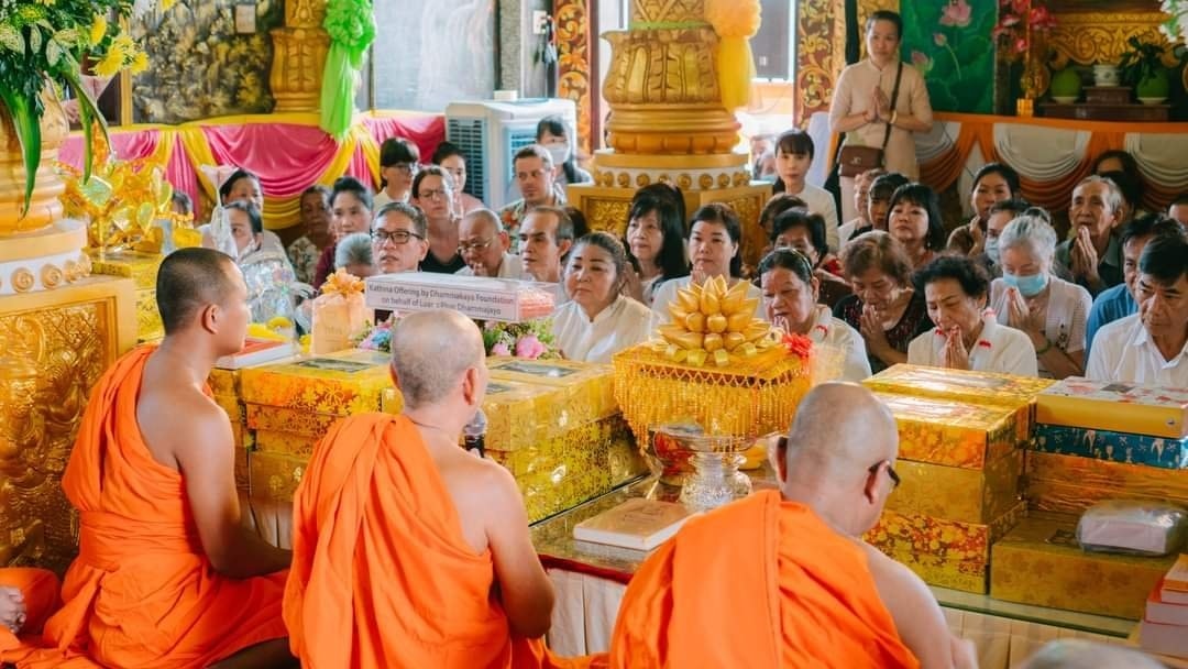 Các vật phẩm được chuẩn bị chu đáo trong ngày lễ Kathina Các vật phẩm được chuẩn bị chu đáo trong ngày lễ Kathina