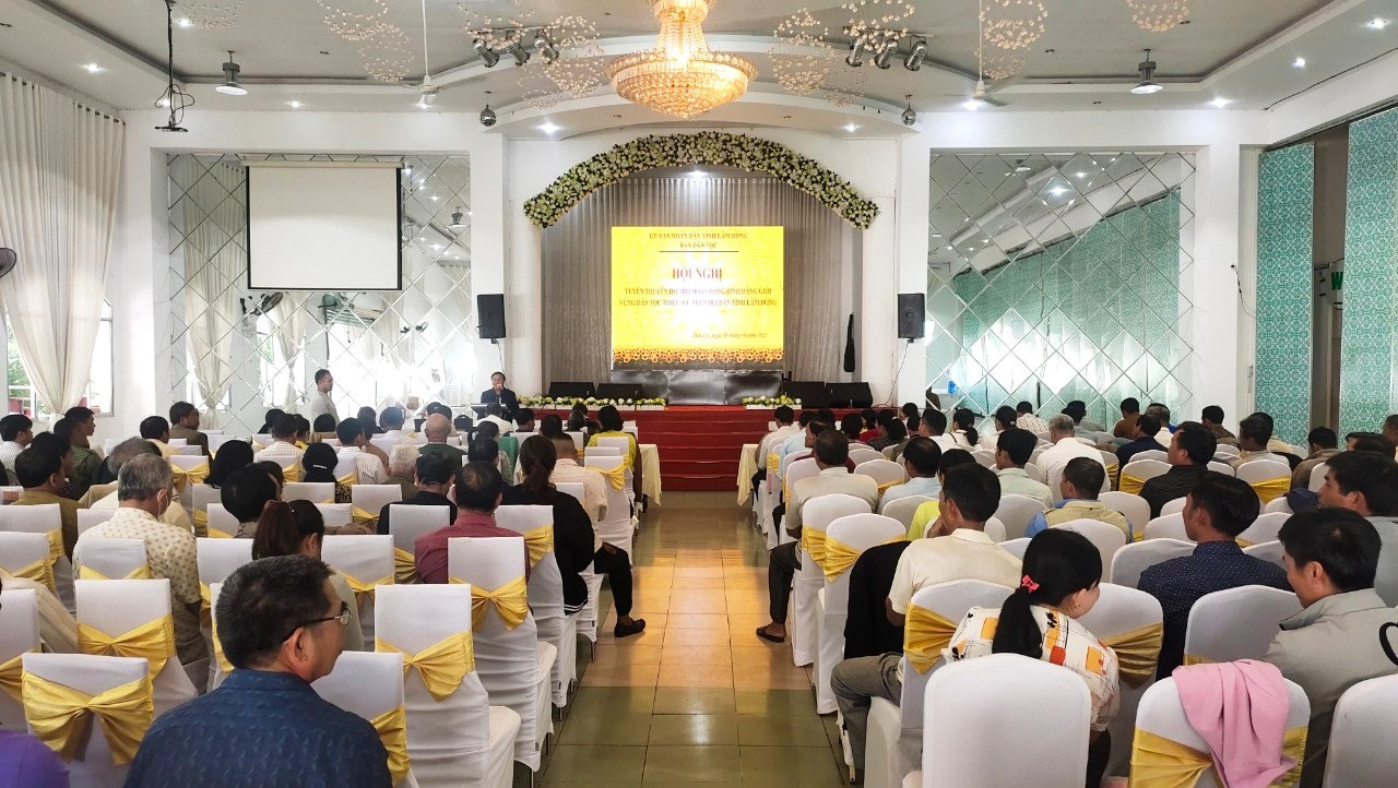 Quang cảnh hội nghị