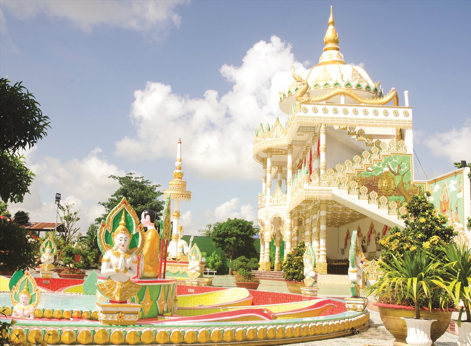 “Bảo tàng tự nguyện” trong khuôn viên chùa. “Bảo tàng tự nguyện” trong khuôn viên chùa.