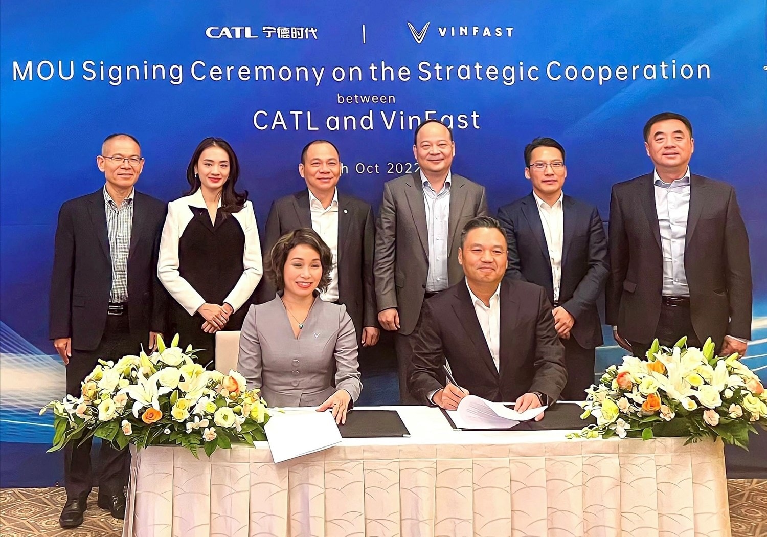 Đại diện Vinfast và CATL tại lễ ký kết hợp tác (Ảnh: Vinfast)