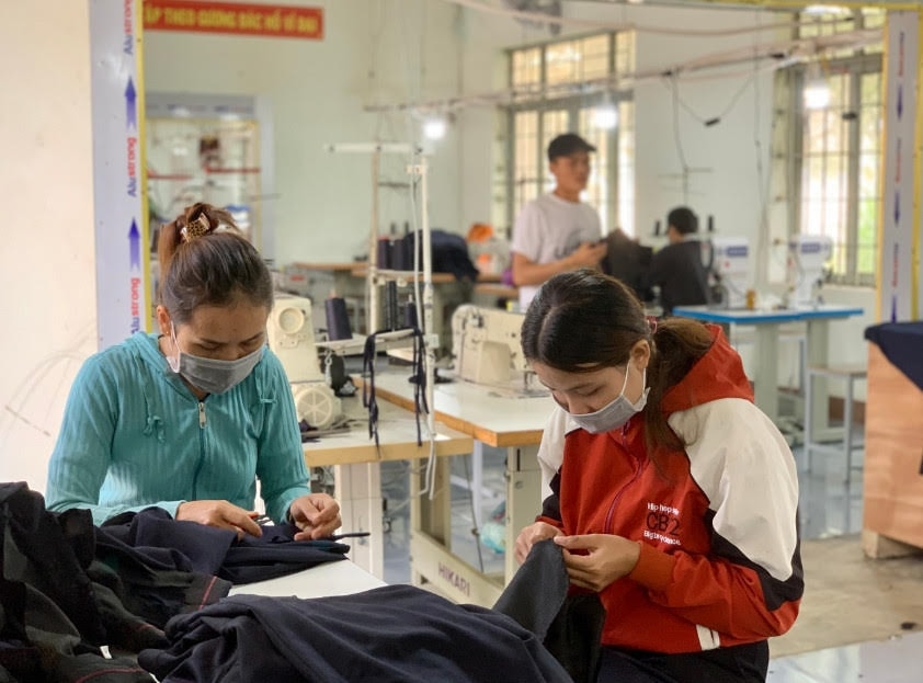 Trong thời gian tới,ông Nguyễn Minh Trọng cho biết sẽ mở rộng xưởng may để phát huy tối đa thế mạnh lao động tại huyện nhà