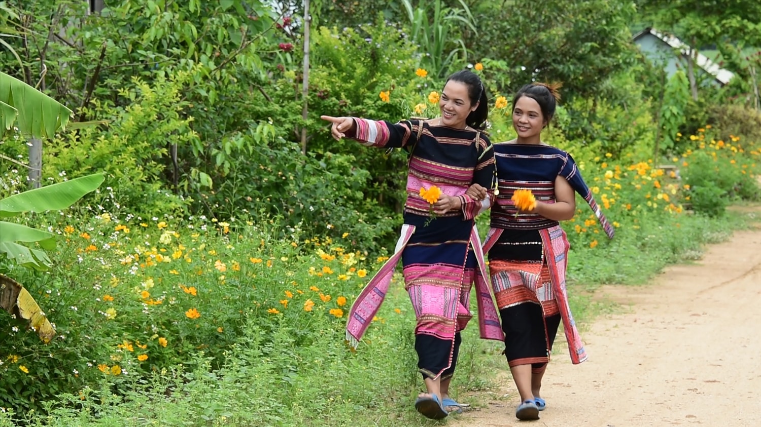 Chị Hồ Thị Viên đã tập hợp thanh thiếu niên thành một nhóm cùng nhau bồi đắp, lan tỏa tình yêu với âm nhạc dân tộc