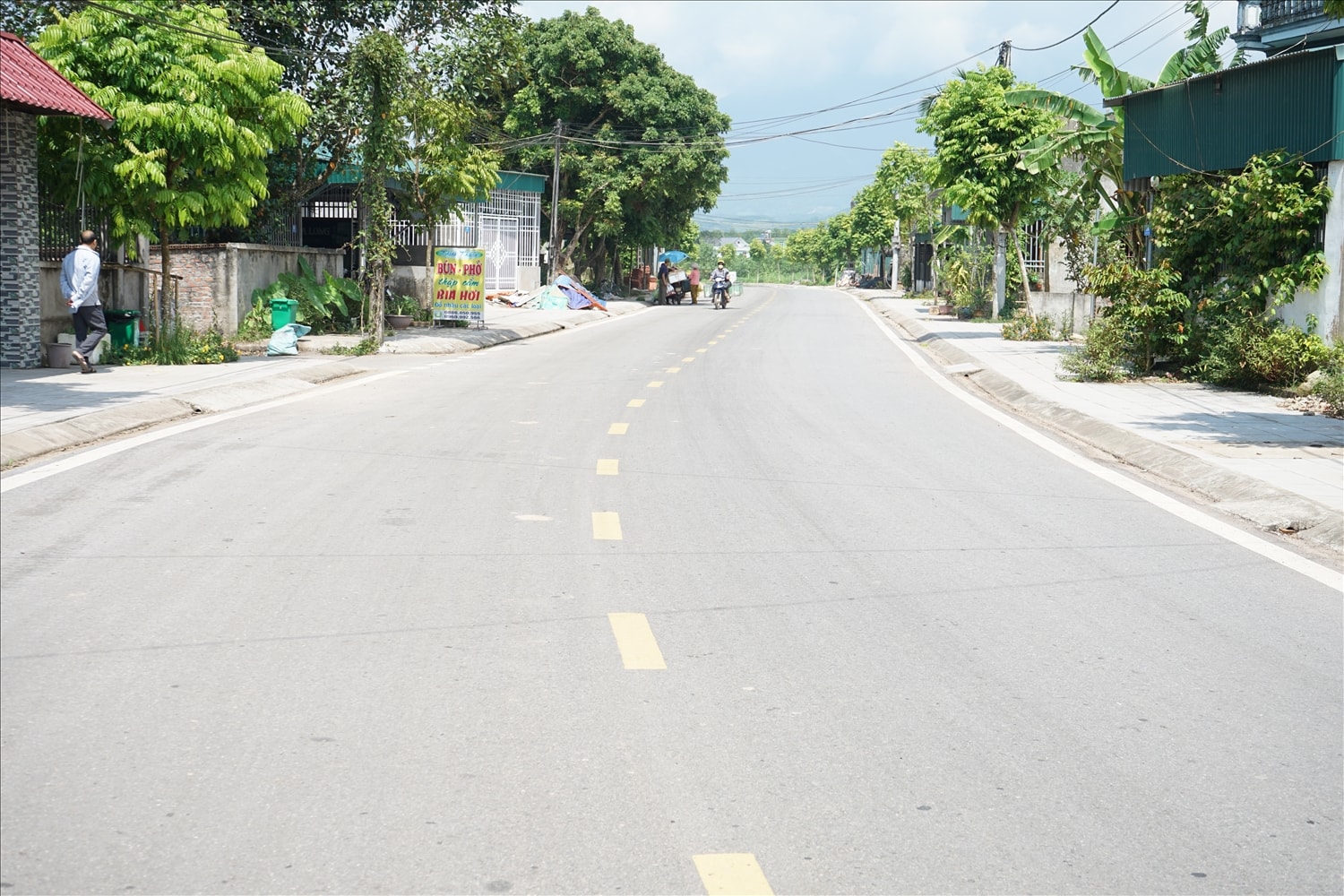 Những con đường rộng thênh thang từ phong trào hiến đất của dân