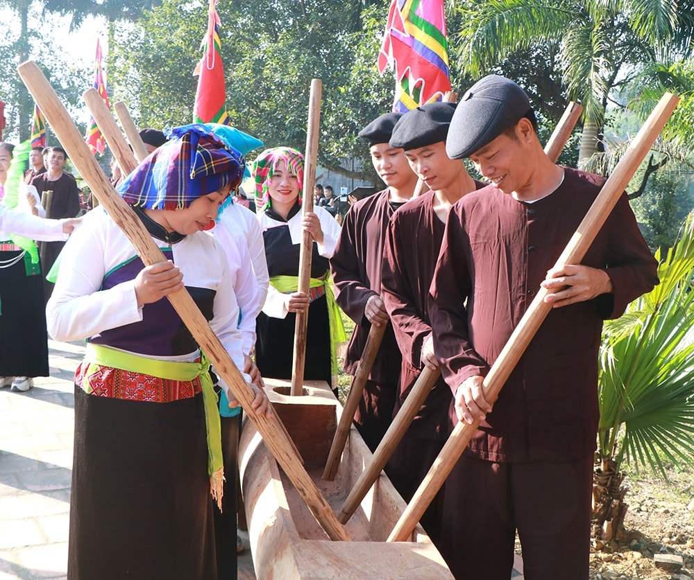 Đâm Đuống - Nét văn hóa đặc trưng của đồng bào dân tộc Mường Đâm Đuống - Nét văn hóa đặc trưng của đồng bào dân tộc Mường
