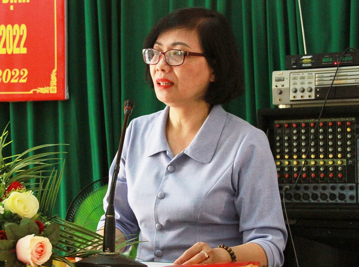 Bà Phạm Thị Phước An - Phó Vụ trưởng Vụ Công tác dân tộc địa phương bộ phận khu vực miền Trung - Tây Nguyên phát biểu tại buổi khai mạc lớp tập huấn Bà Phạm Thị Phước An - Phó Vụ trưởng Vụ Công tác dân tộc địa phương bộ phận khu vực miền Trung - Tây Nguyên phát biểu tại buổi khai mạc lớp tập huấn