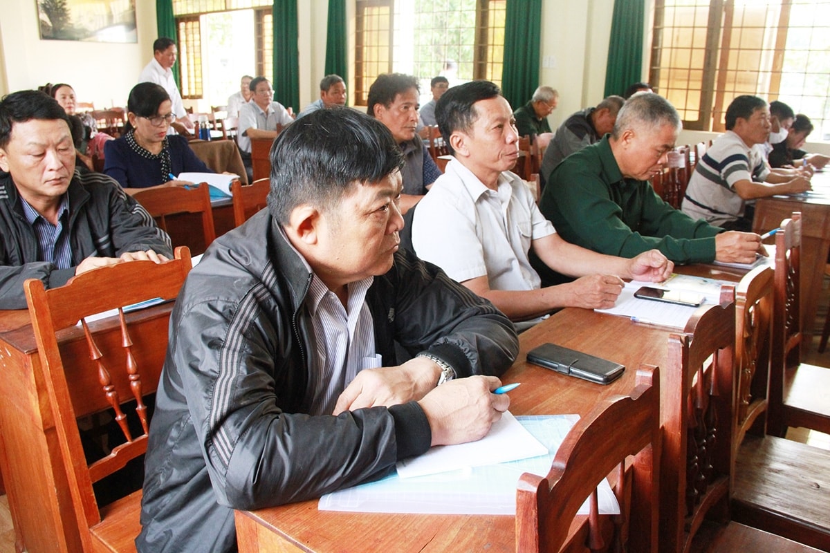 Các học viên tham gia lớp tập huấn lắng nghe báo cáo viên giảng bài Các học viên tham gia lớp tập huấn lắng nghe báo cáo viên giảng bài