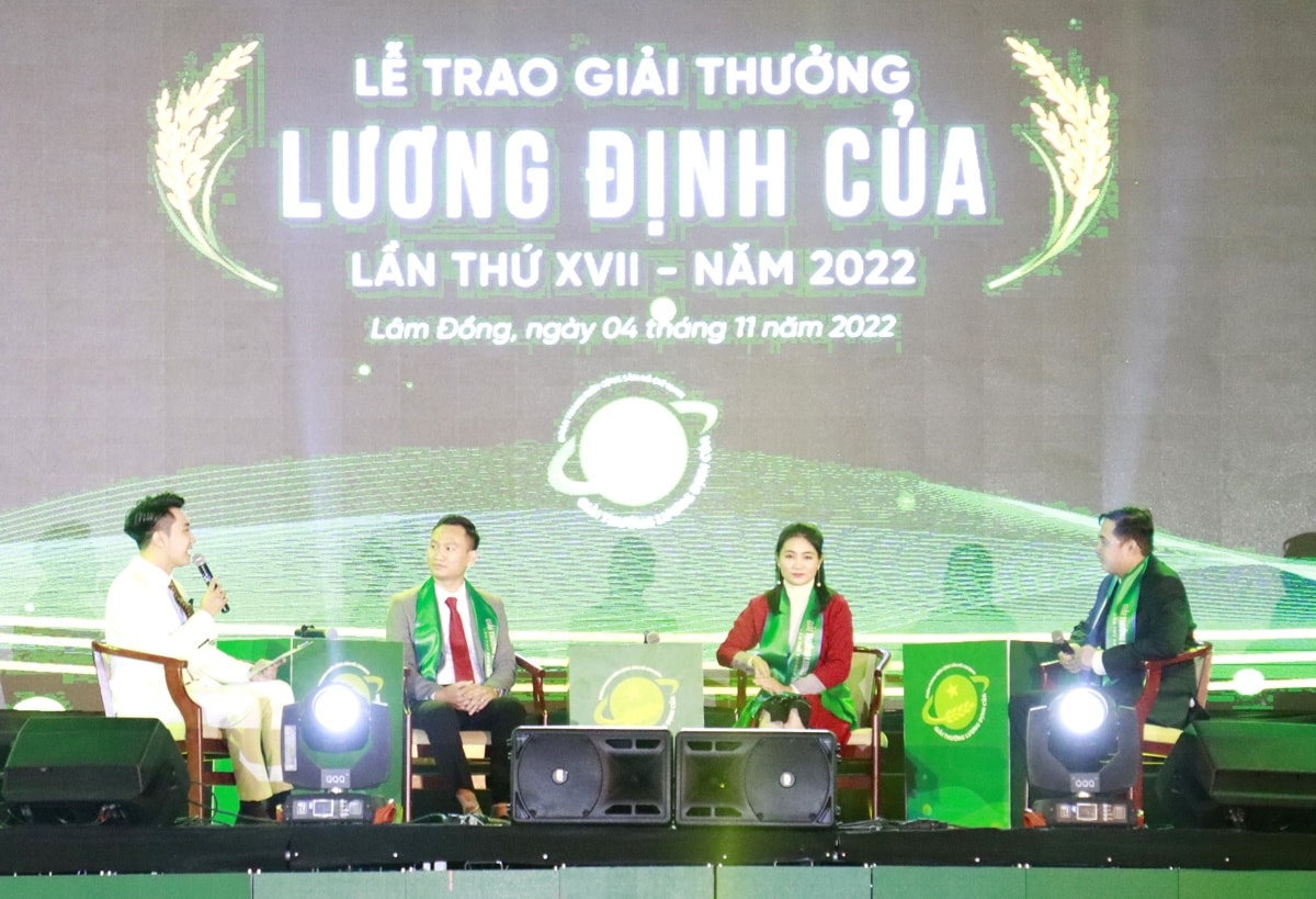 Phần giao lưu với các gương mặt đạt Giải thưởng Lương Định Của năm 2022 Phần giao lưu với các gương mặt đạt Giải thưởng Lương Định Của năm 2022