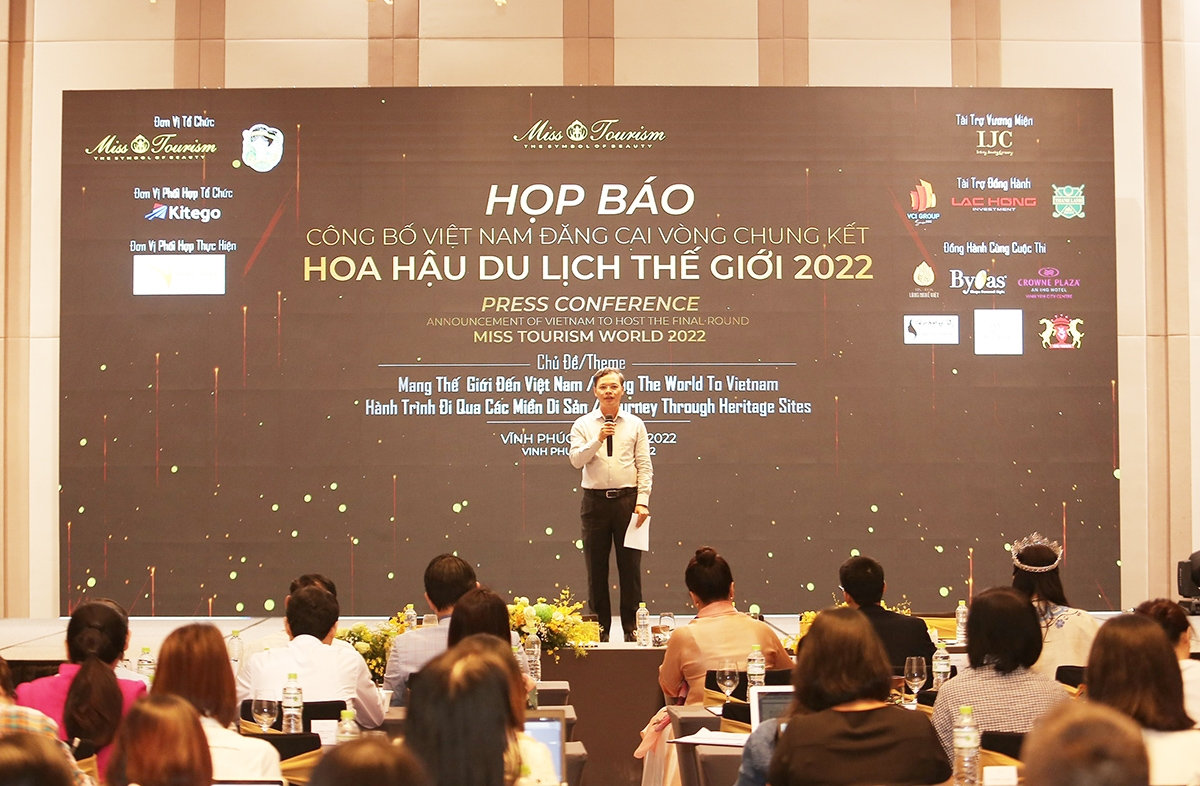 Giám đốc sở VHTTDL tỉnh Vĩnh Phúc phát biểu tại họp báo