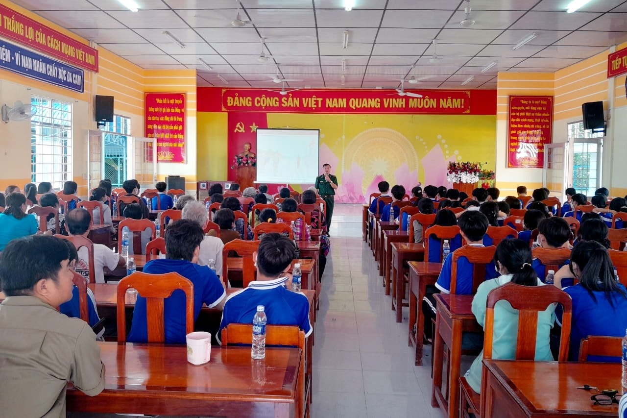 Quang cảnh buổi tuyên truyền.
