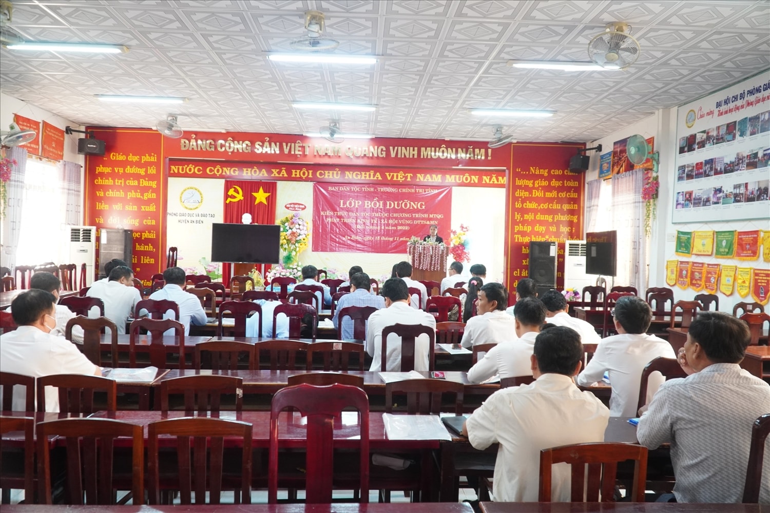 Toàn cảnh buổi tập huấn