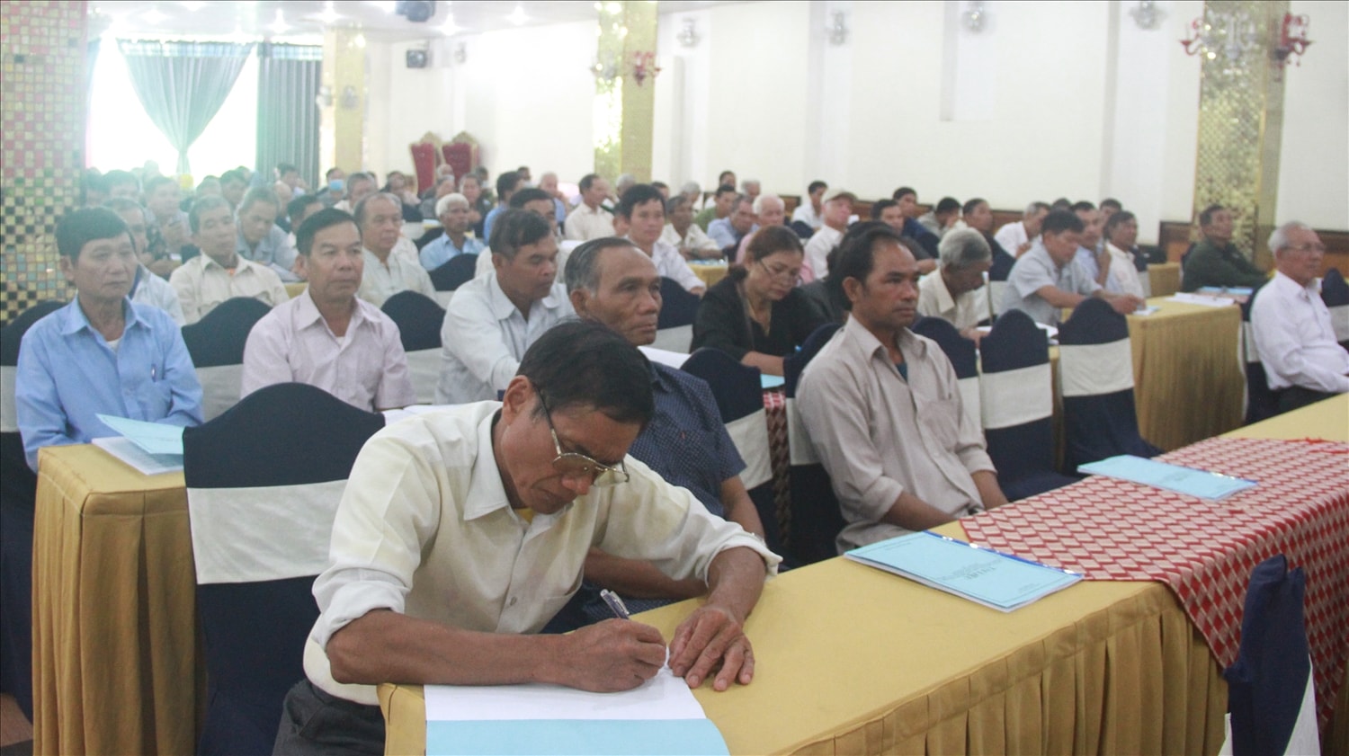 Hàng năm, Ban Dân tộc Đắk Lắk tổ chức tập huấn cho người có uy tín Hàng năm, Ban Dân tộc Đắk Lắk tổ chức tập huấn cho Người có uy tín