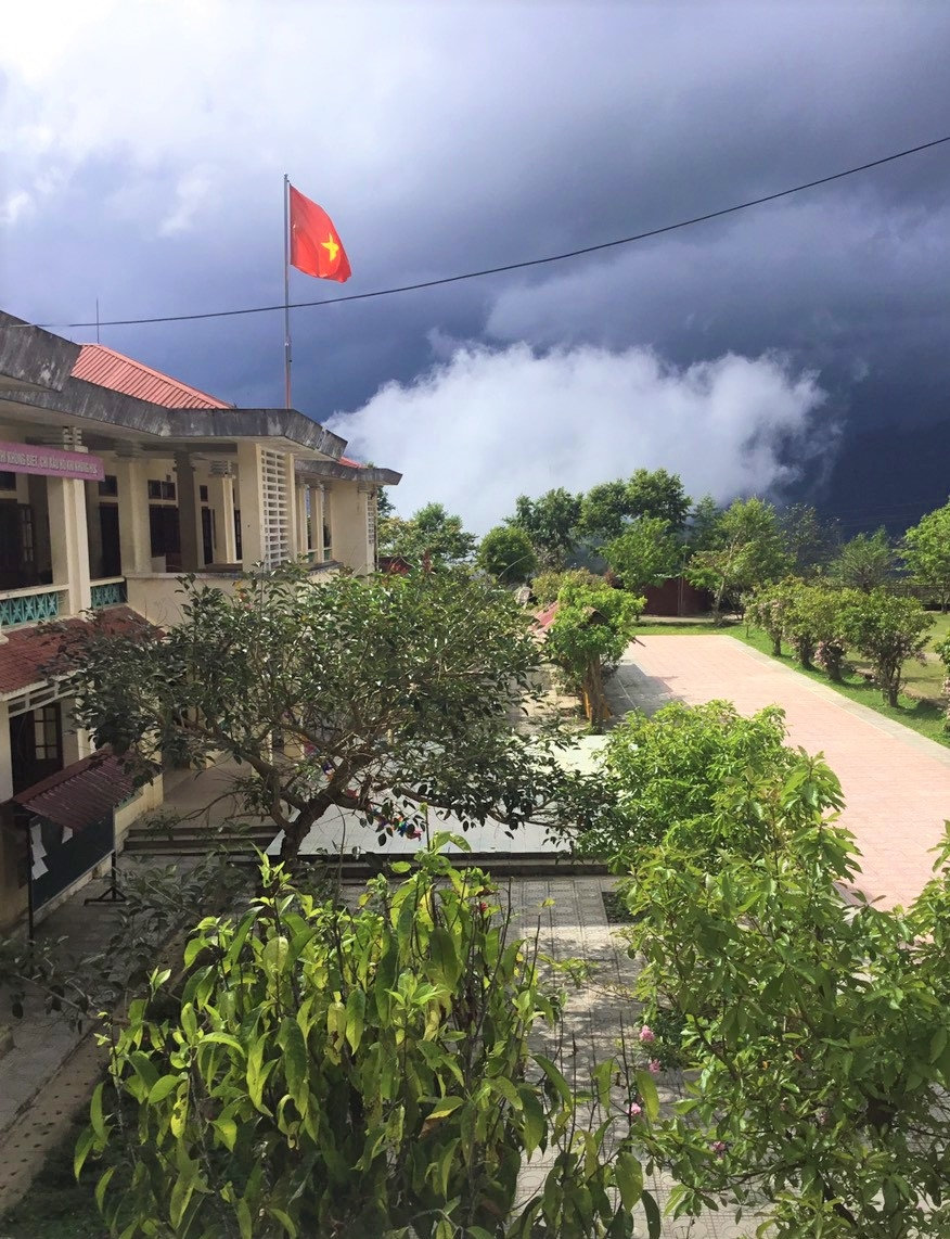 Trường THPT DTNT quanh năm mây mù bao phủ.