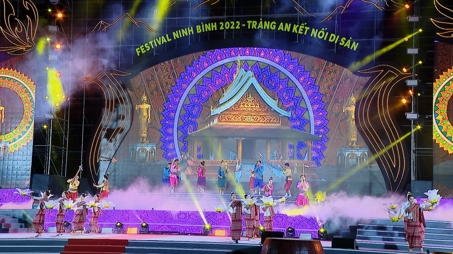 Tiết mục nghệ thuật của Đoàn nghệ thuật tỉnh Udomxay, nước Cộng hoà dân chủ nhân dân Lào