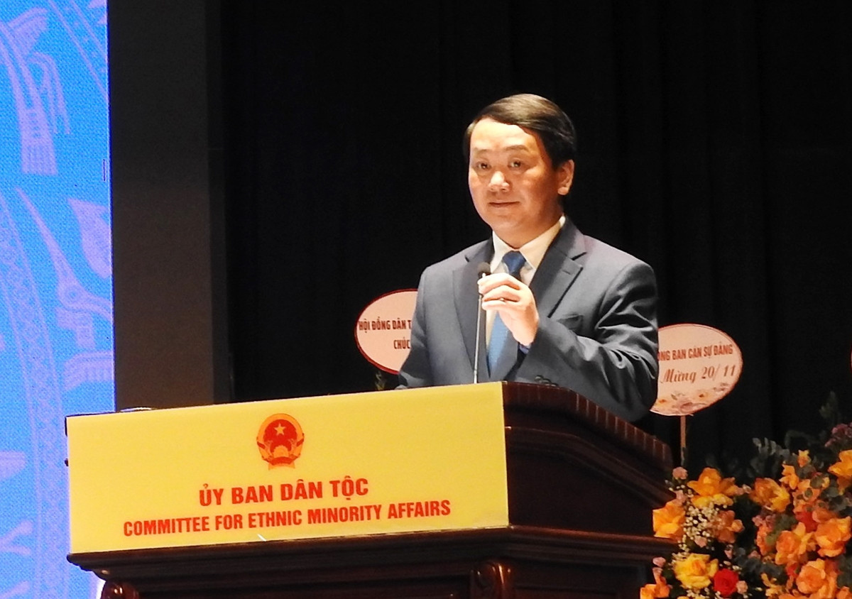 Bộ trưởng, Chủ nhiệm Hầu A Lềnh phát biểu tại Lễ kỷ niệm 40 năm Ngày Nhà giáo Việt Nam 20/11 và Khai giảng năm học 2022 - 2023