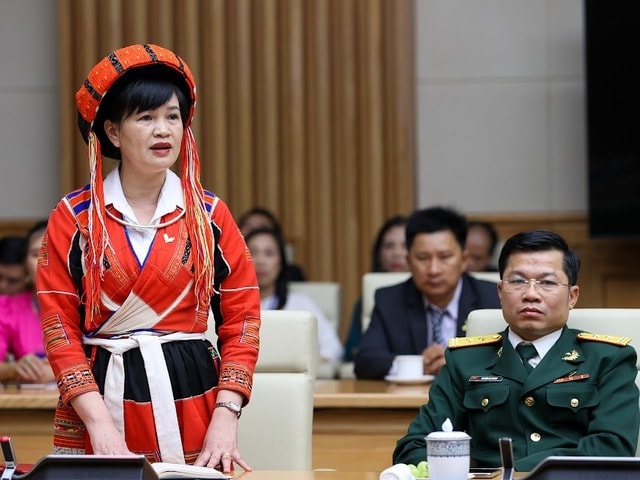 Đại biểu phát biểu ý kiến tại buổi gặp mặt