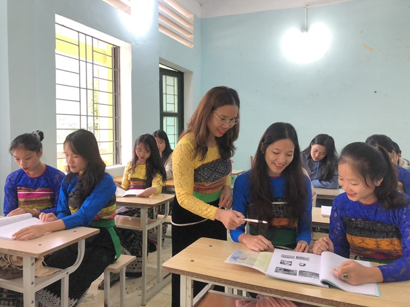 Cô giáo vùng cao nỗ lực bảo tồn chữ Thái
