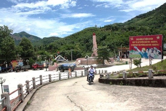 Một góc huyện Sơn Tây (Quảng Ngãi) hôm nay Một góc huyện Sơn Tây (Quảng Ngãi) hôm nay