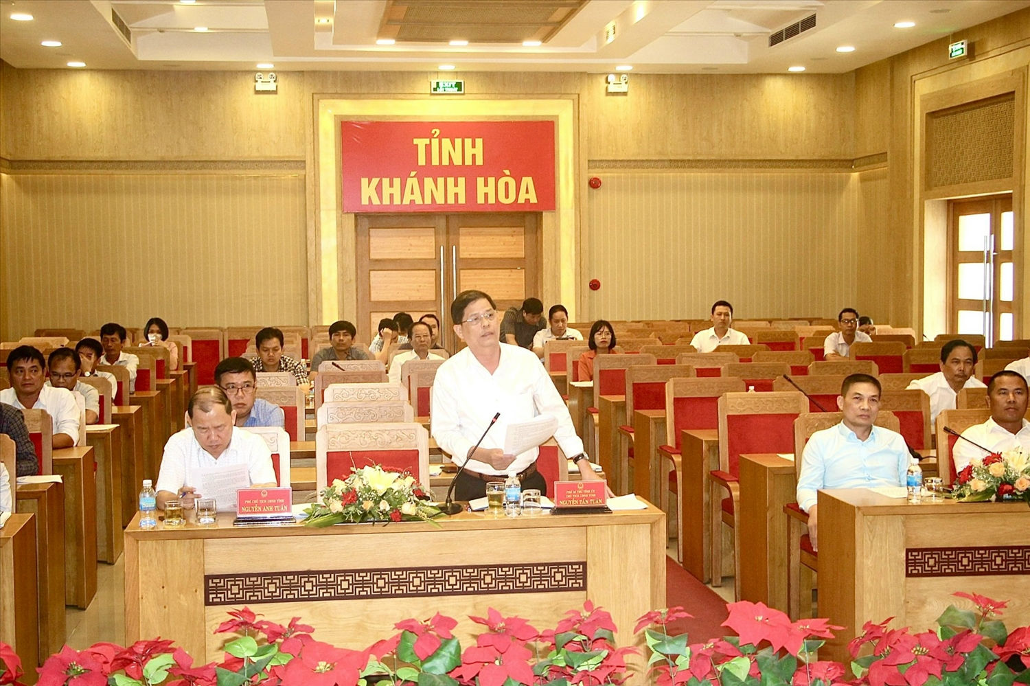 Chủ tịch UBND tỉnh Khánh Hòa Nguyễn Tấn Tuân tham dự phiên họp trực tuyến do Thủ tướng Chính phủ Phạm Minh Chính chủ trì với các địa phương liên quan và các thành viên Ban Chỉ đạo Nhà nước các công trình, dự án quan trọng quốc gia, trọng điểm ngành Giao thông vận tải ngày 17/9/2022.