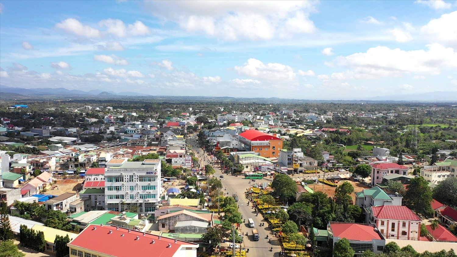 Cao tốc Khánh Hòa - Đắk Lắk sẽ kết nối ‘rừng vàng với biển bạc”. (Trong ảnh: Một góc huyện Ea Kar, Đăk Lăk - nơi có cao tốc đi qua)