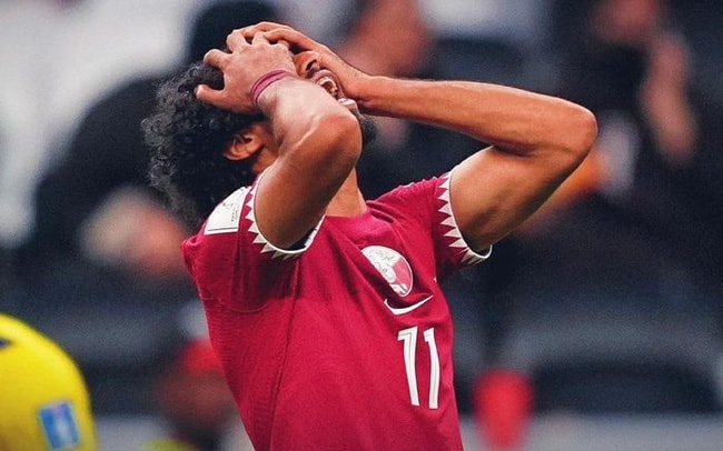 (Tin tổng hợp) Qatar là đội chủ nhà đầu tiên thua trận mở màn World Cup