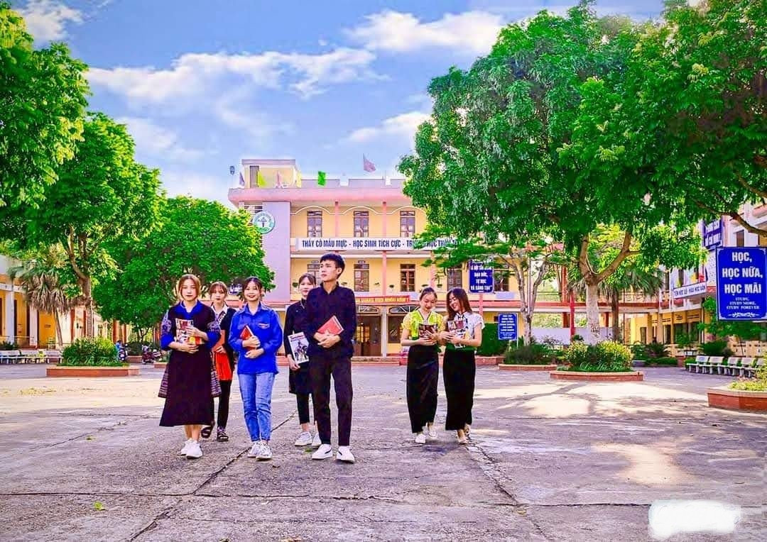 Trường PTDTNT THPT Miền Tây tỉnh Yên Báixác định chất lượng giáo dục là thương hiệu, là yếu tố số một quyết định sự tồn tại và phát triển, xuyên suốt nhiệm vụ giáo dục và đào tạo. Trường PTDTNT THPT Miền Tây tỉnh Yên Bái xác định chất lượng giáo dục là thương hiệu, là yếu tố số một quyết định sự tồn tại và phát triển, xuyên suốt nhiệm vụ giáo dục và đào tạo.