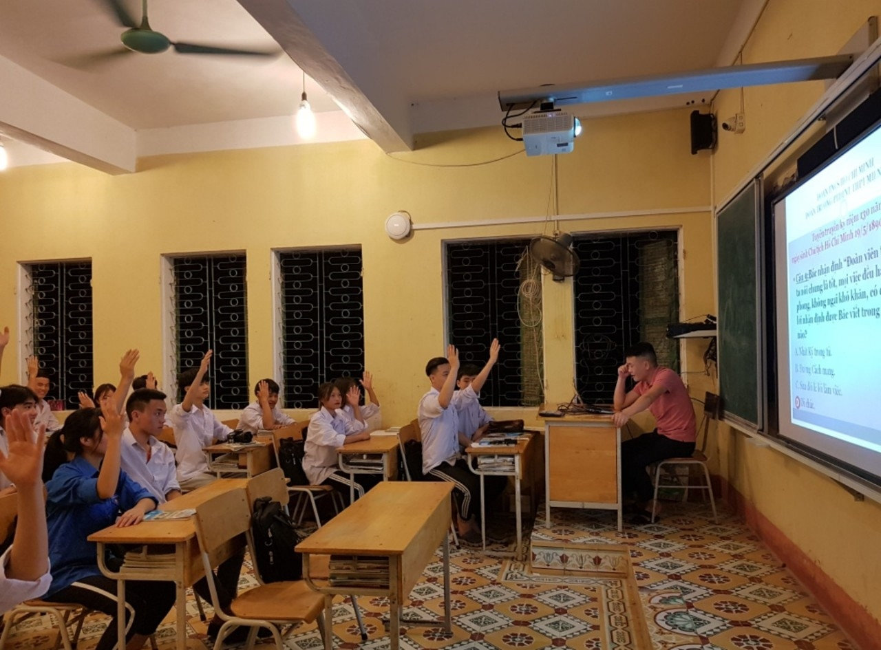 Sự phấn đấu không ngừng của tập thể cán bộ, giáo viên và học sinh đã đem lại cho ngôi trường những thành tích cao, chất lượng giáo dục được nâng lên từng ngày, nhiều giáo viên, học sinh đã đạt những giải cao tại các kỳ thi, cuộc thi lớn. Sự phấn đấu không ngừng của tập thể cán bộ, giáo viên và học sinh đã đem lại cho ngôi trường những thành tích cao, chất lượng giáo dục được nâng lên từng ngày, nhiều giáo viên, học sinh đã đạt những giải cao tại các kỳ thi, cuộc thi lớn.