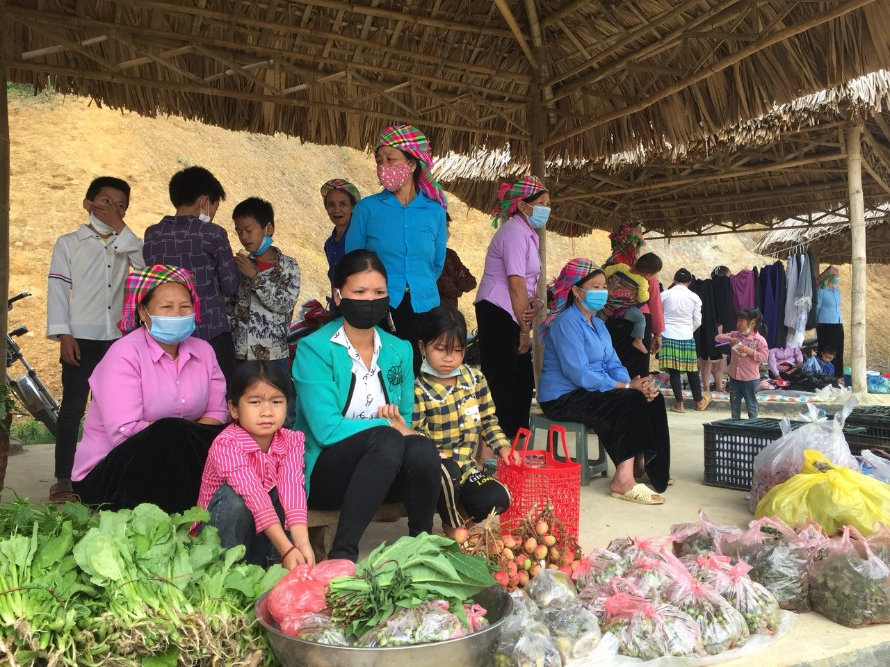 Cuộc sống của người Mông xã Tà Mung nay đã đổi thay nhờ việc xây dựng nếp sống văn hóa mới
