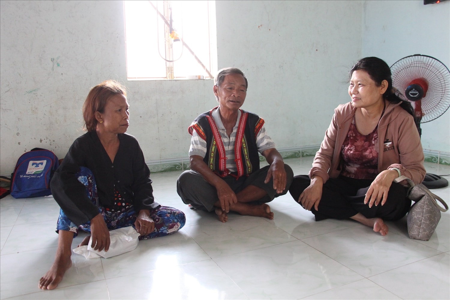 Người có uy tín tuyên truyền cho người dân xáo bỏ những phong tục tập quán lạc hậu 