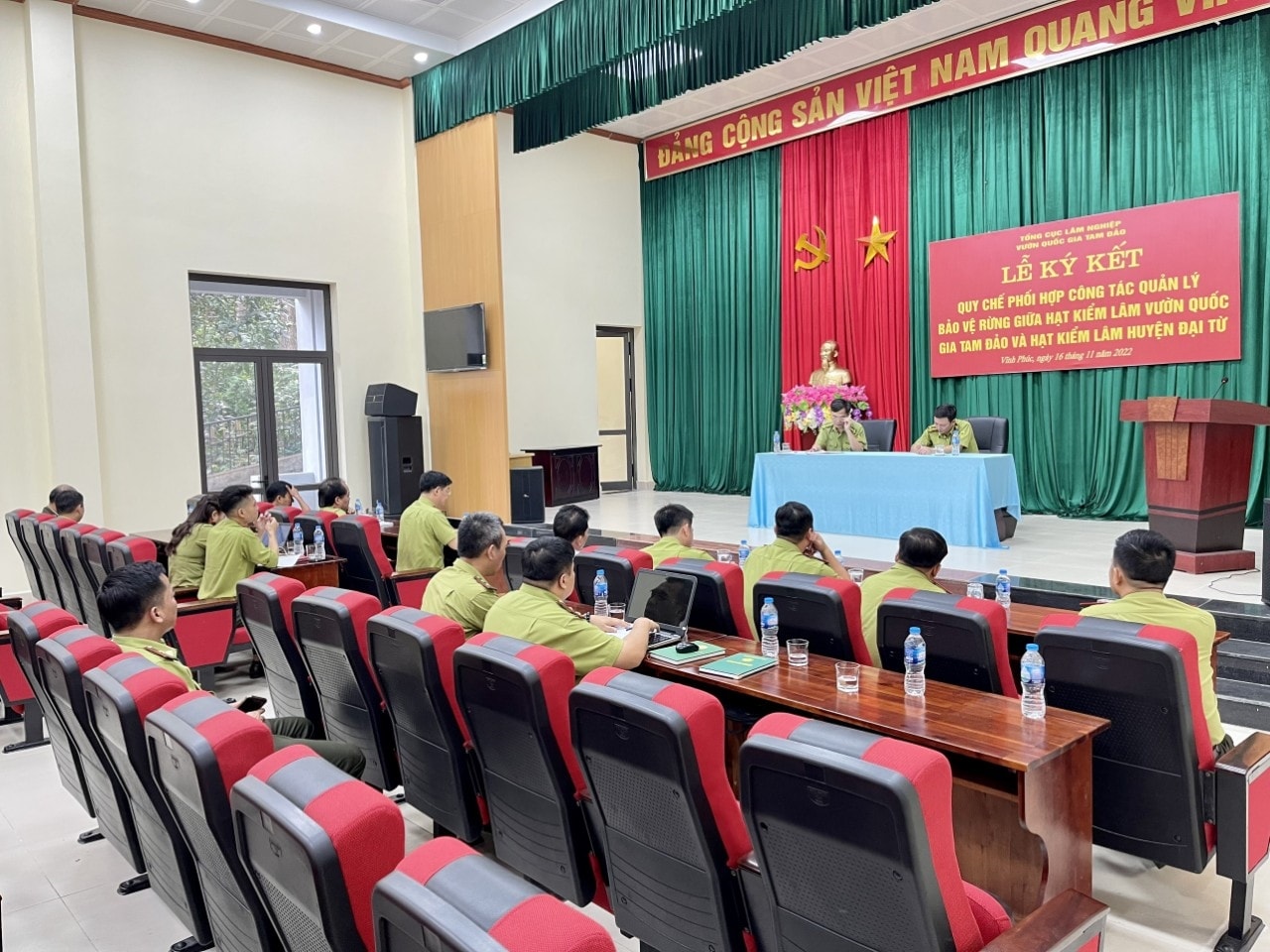 Lễ ký kết quy chế phối hợp công tác quản lý bảo vệ rừng giữa Hạt Kiểm lâm vườn Quốc gia Tam Đảo và Hạt Kiểm lâm huyện Đại Từ Lễ ký kết quy chế phối hợp công tác quản lý bảo vệ rừng giữa Hạt Kiểm lâm vườn Quốc gia Tam Đảo và Hạt Kiểm lâm huyện Đại Từ