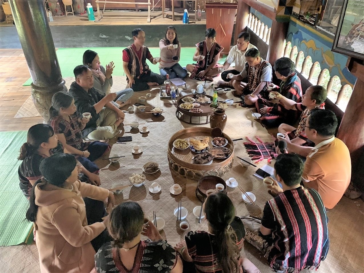 Gìn giữ, phát huy những nét đẹp truyền thống của hệ giá trị gia đình Việt Nam.