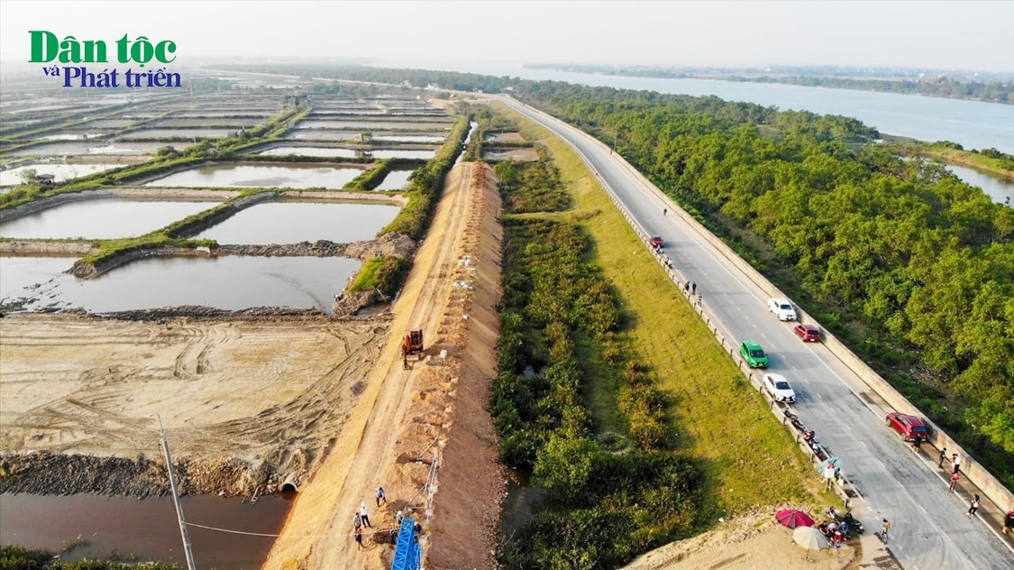 Dự án Khu đô thị và Nhà ở xã hội tại xã Hưng Hòa (Tp. Vinh, tỉnh Nghệ An) được chủ đầu tư gọi với cái tên mỹ miều là dự án Eco Central Park Vinh. Việc đổi tên gọi này của chủ đầu tư nhằm mục đích gì? Đây có phải là chiêu đánh bóng để thổi giá đất tại dự án này!?
