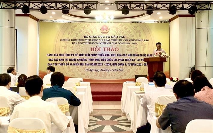 Hội thảo đánh giá tình hình và đề xuất giải pháp triển khai hiệu quả các nội dung do Bộ GD&ĐT chủ trì thuộc Chương trình MTQG phát triển kinh tế - xã hội vùng đồng bào dân tộc thiểu số và miền núi. (Ảnh: moet.gov.vn) 