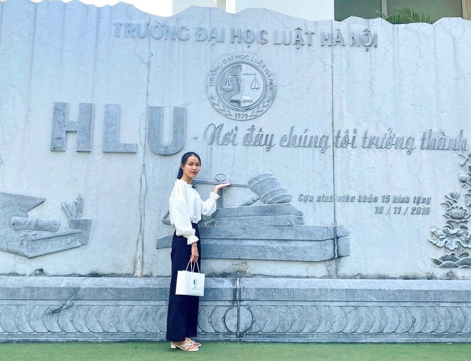  Em Cao Thị An Thuyên là tân sinh viên của Trường Đại học Luật Hà Nội