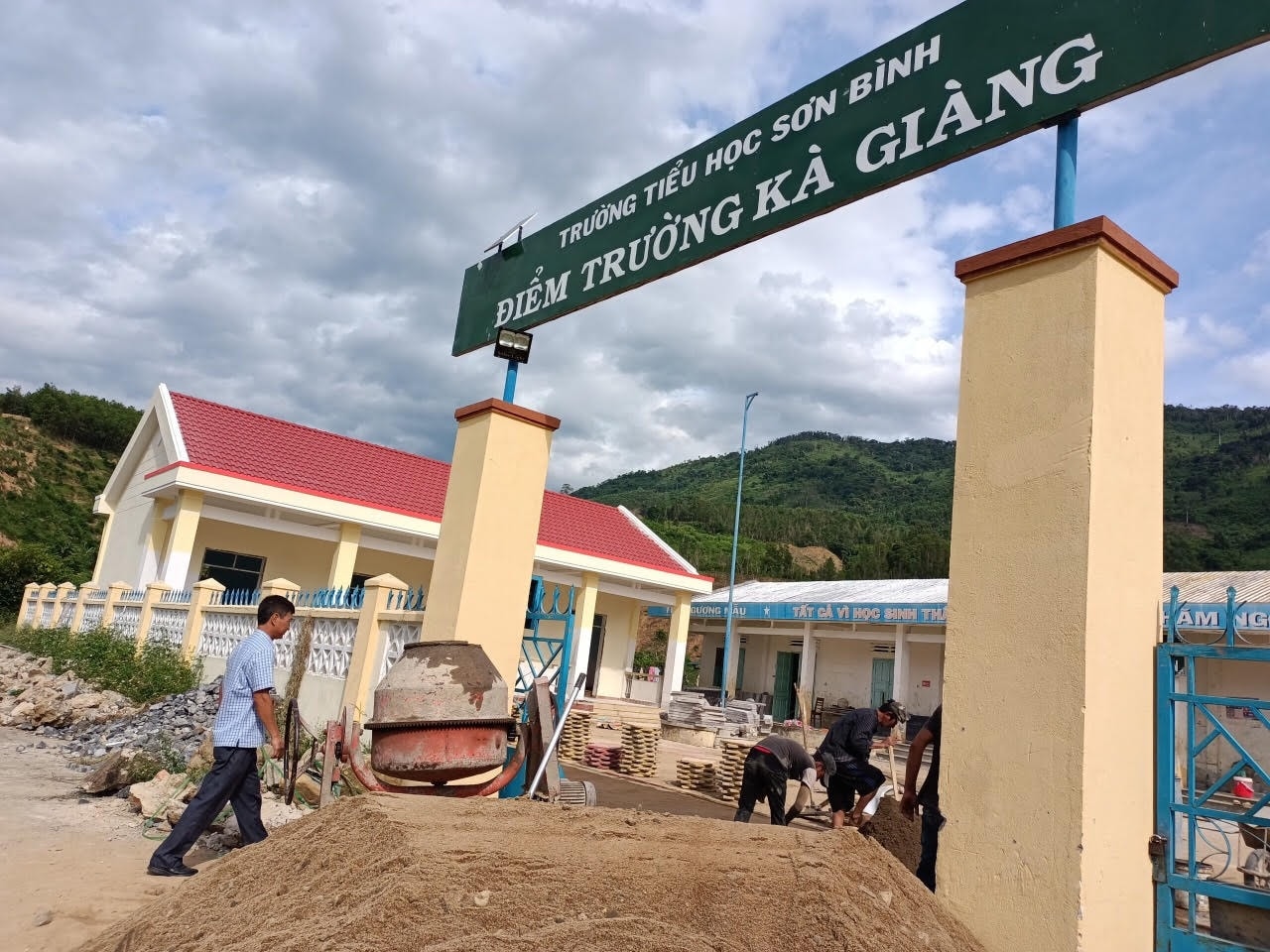 (CĐ Hoàng Thanh):   1