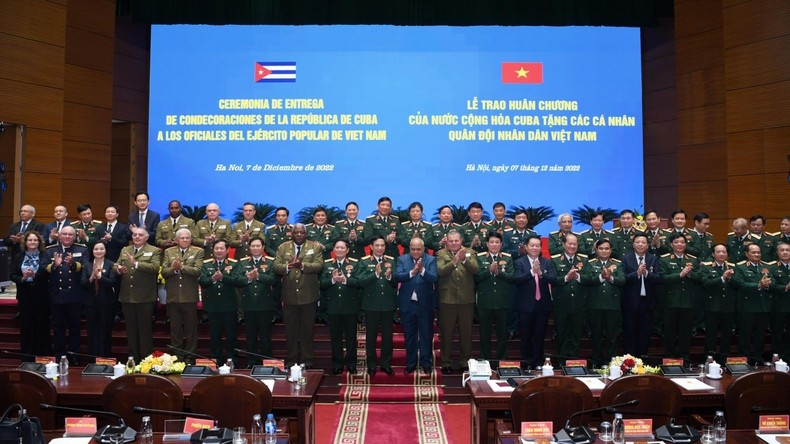 Các đại biểu tham dự buổi lễ