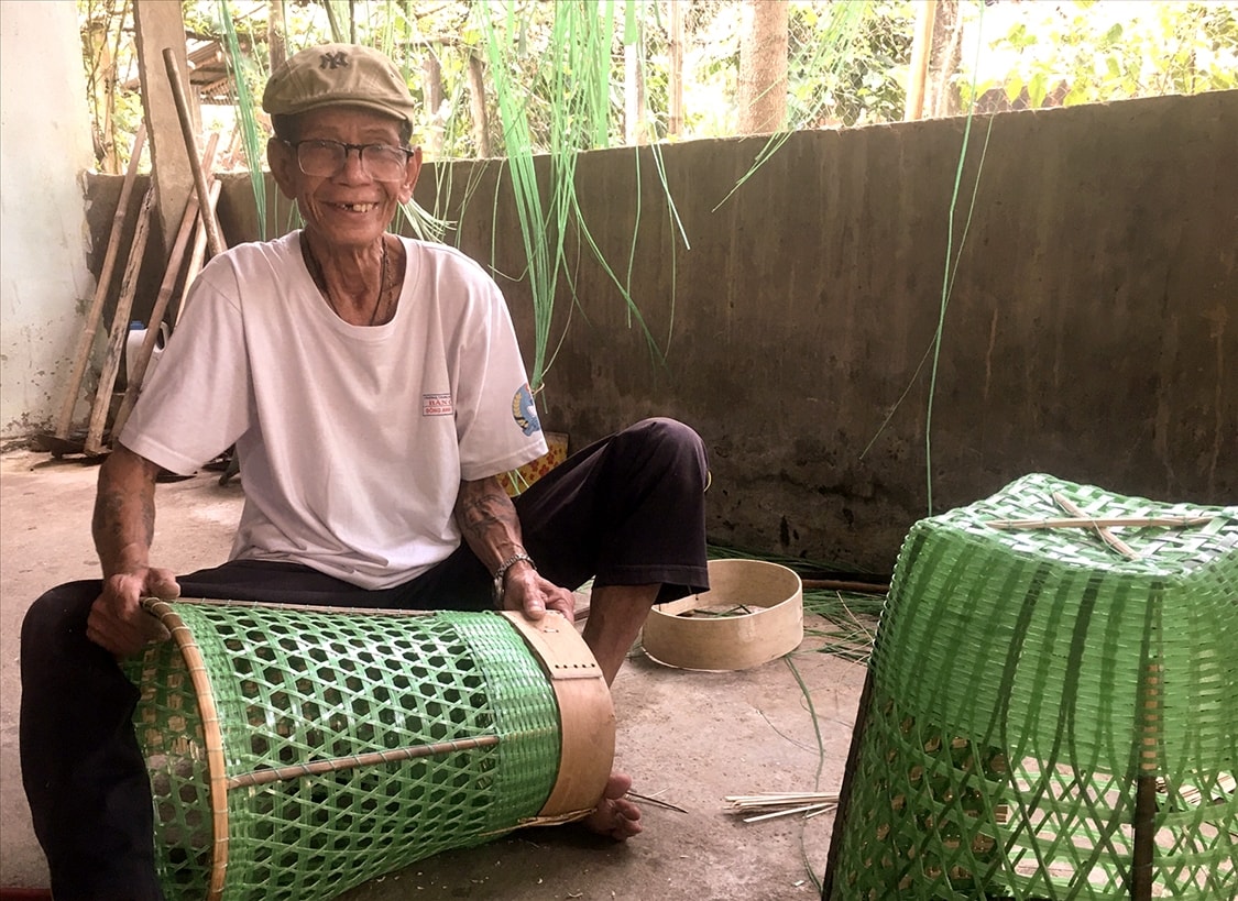 Già làng A Lău ở Kroong Klah 1 Già làng A Lău ở Kroong Klah 1