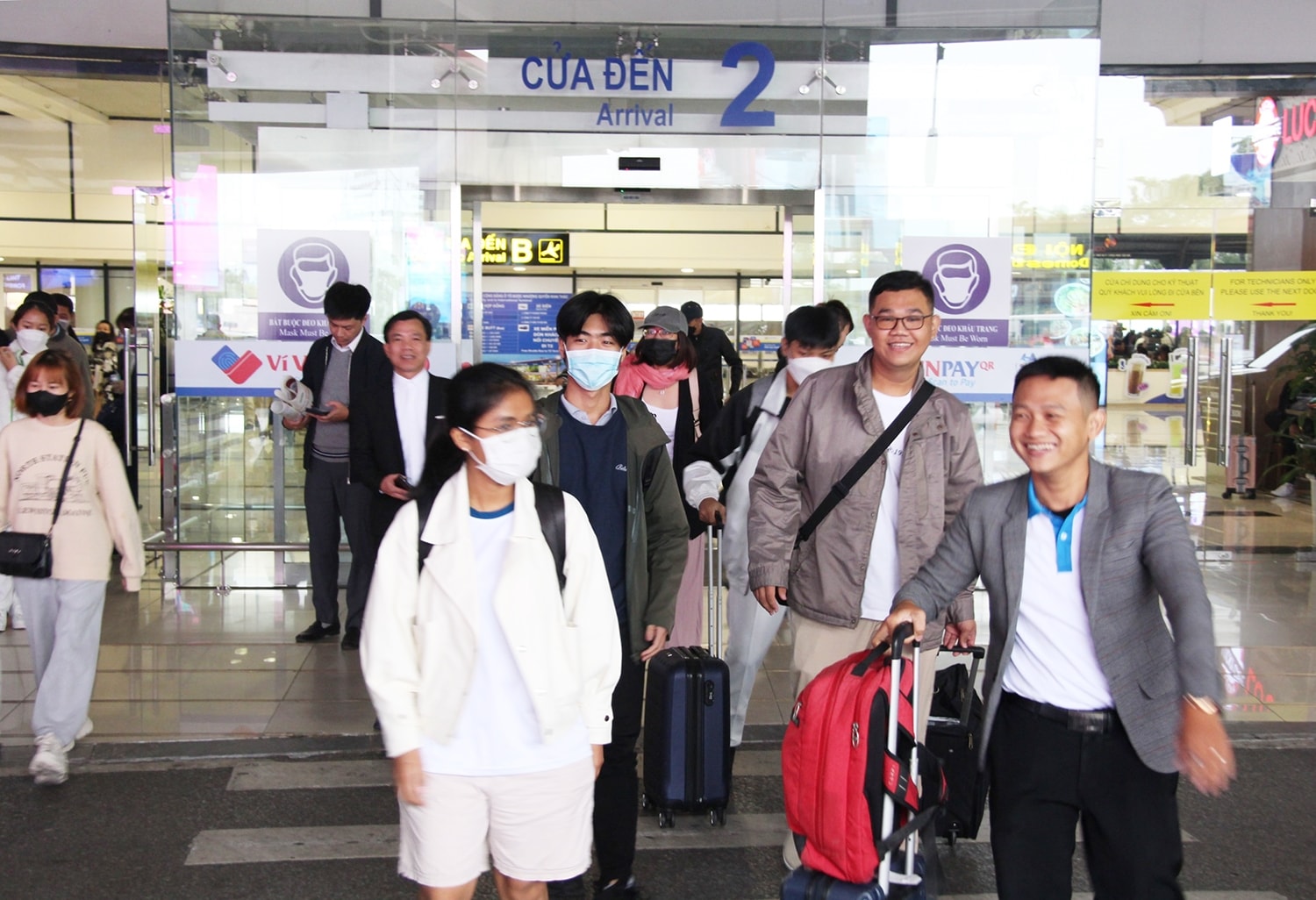 Lễ Tuyên dương HSSV-TN DTTS xuất sắc, tiêu biểu năm 2022: Nhóm HSSV-TN đầu tiên đã về tới Thủ đô 2