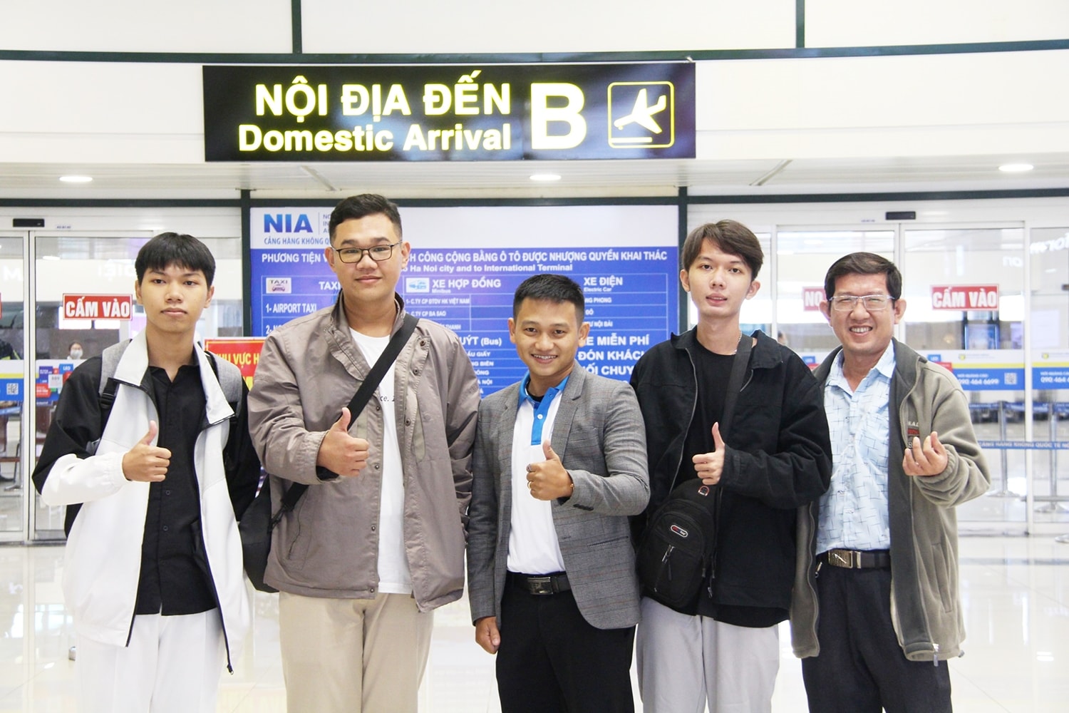 Lễ Tuyên dương HSSV-TN DTTS xuất sắc, tiêu biểu năm 2022: Nhóm HSSV-TN đầu tiên đã về tới Thủ đô 5