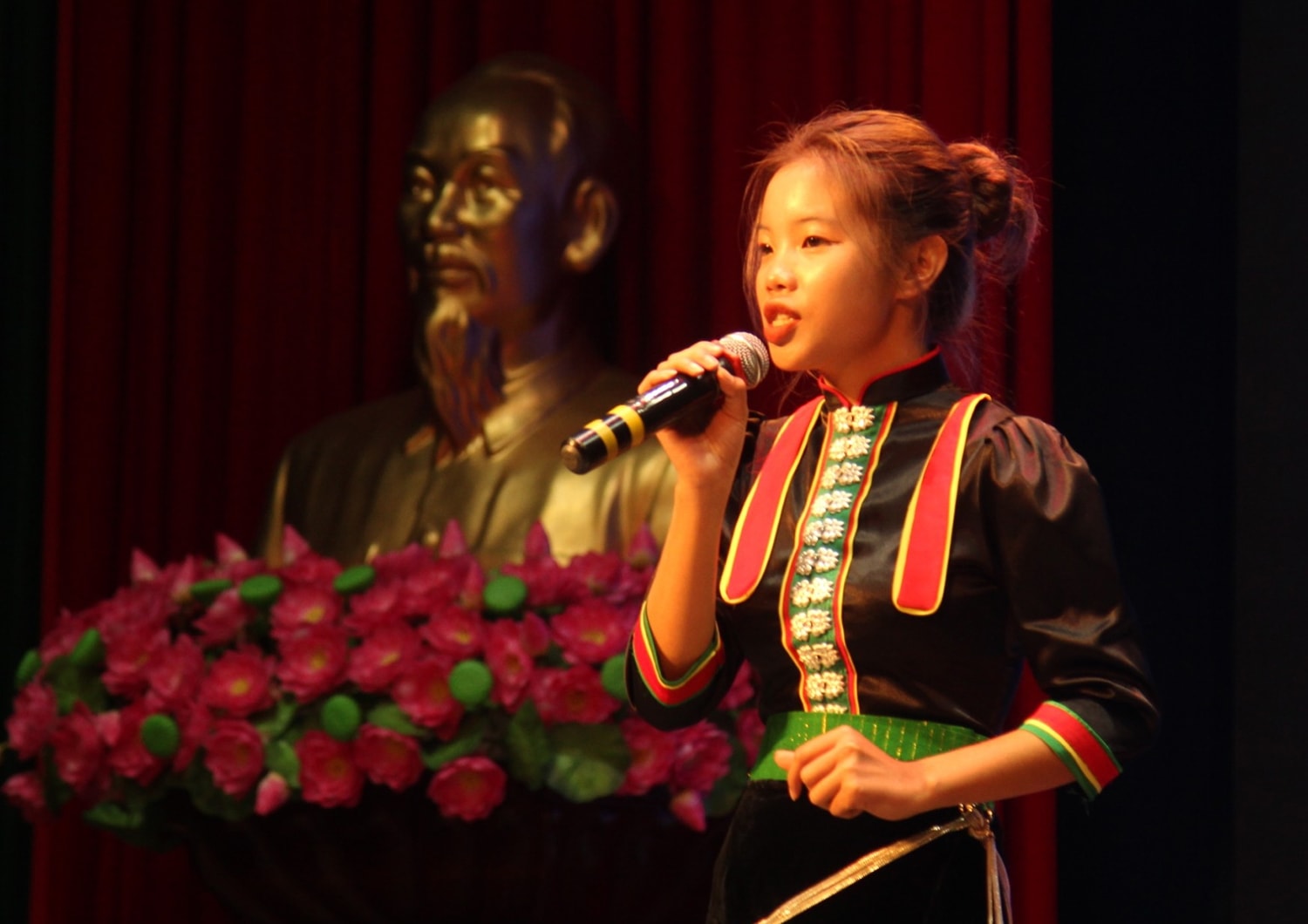 Bộ trưởng, Chủ nhiệm UBDT Hầu A Lềnh gặp mặt Đoàn học sinh, sinh viên, thanh niên DTTS xuất sắc, tiêu biểu năm 2022 9