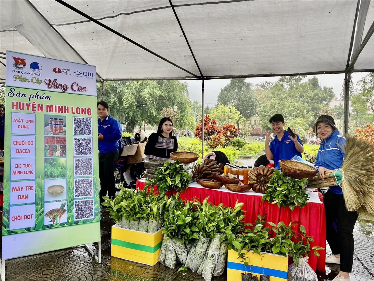 Sản vật địa phương huyện Minh Long Gian hành trưng bày sản vật địa phương huyện Minh Long