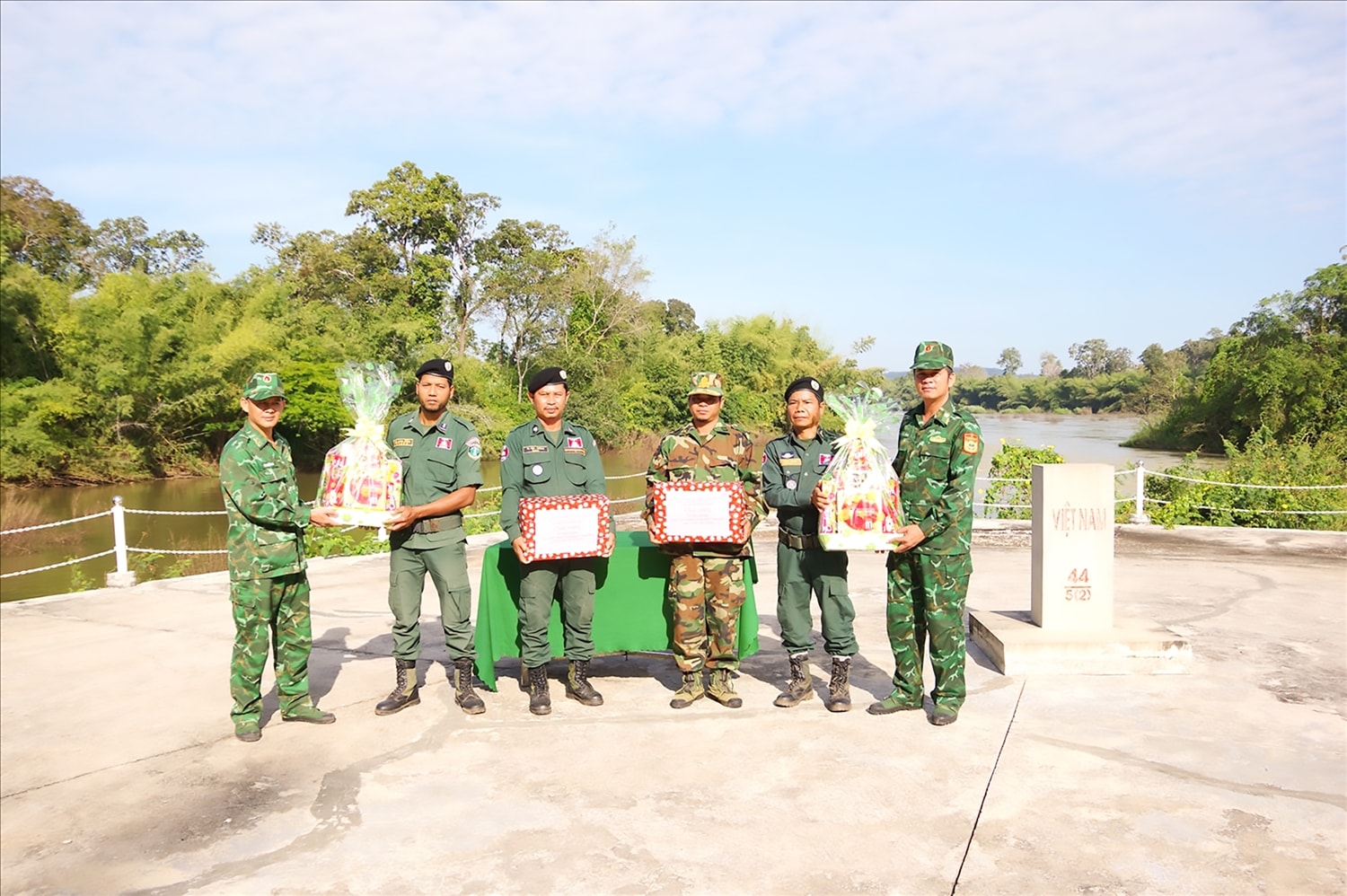 Bộ đội Biên phòng Đắk Lắk làm tốt công tác đối ngoại, góp phần bảo vệ vững chắc chủ quyền, giữ gìn an ninh biên giới (Chuyên đề thông tin đối ngoại với Sở TTTT Đắk Lắk) 3
