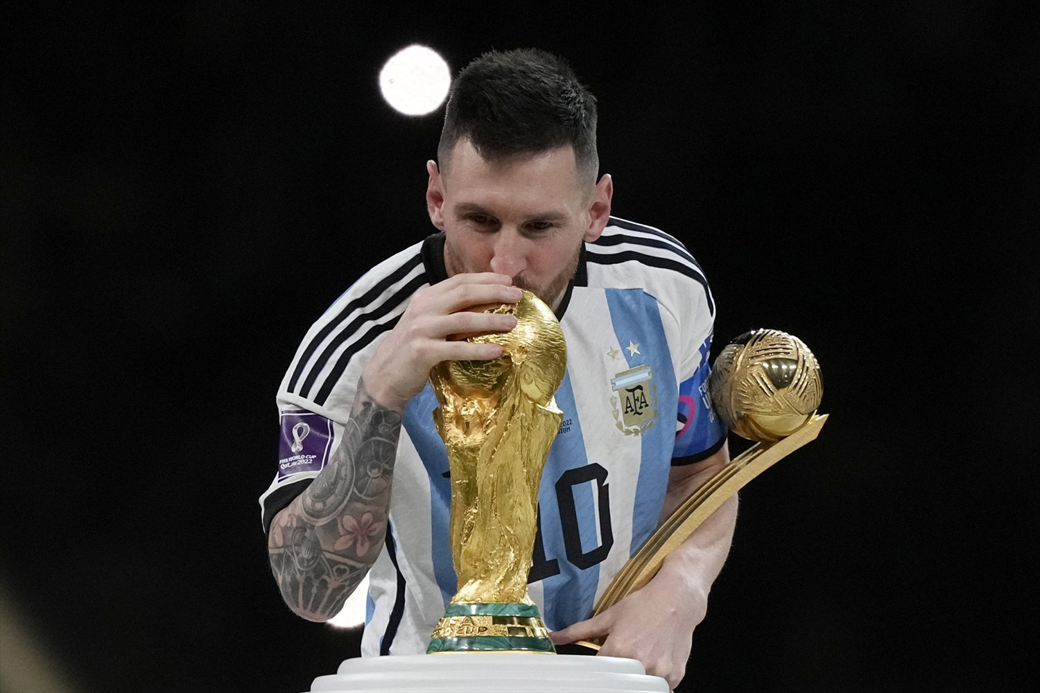 World Cup 2022: Truyền thông thế giới ngợi ca Messi