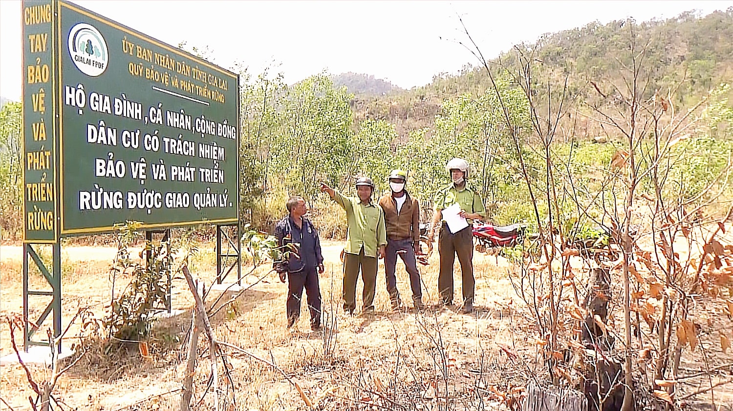 Chư Pưh (Gia Lai) nỗ lực bảo vệ rừng giáp ranh
