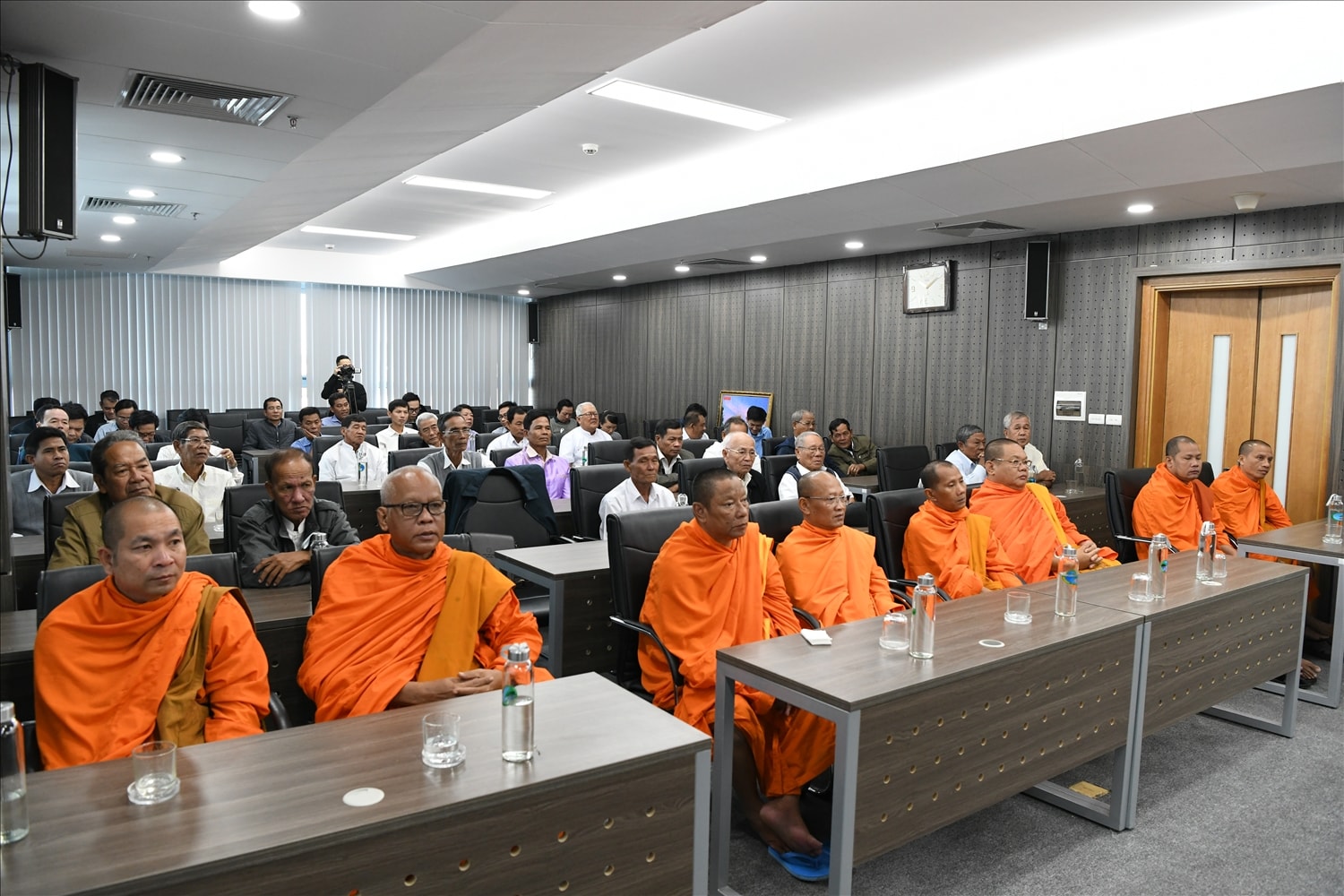 Các đại biểu tham dự buổi gặp mặt