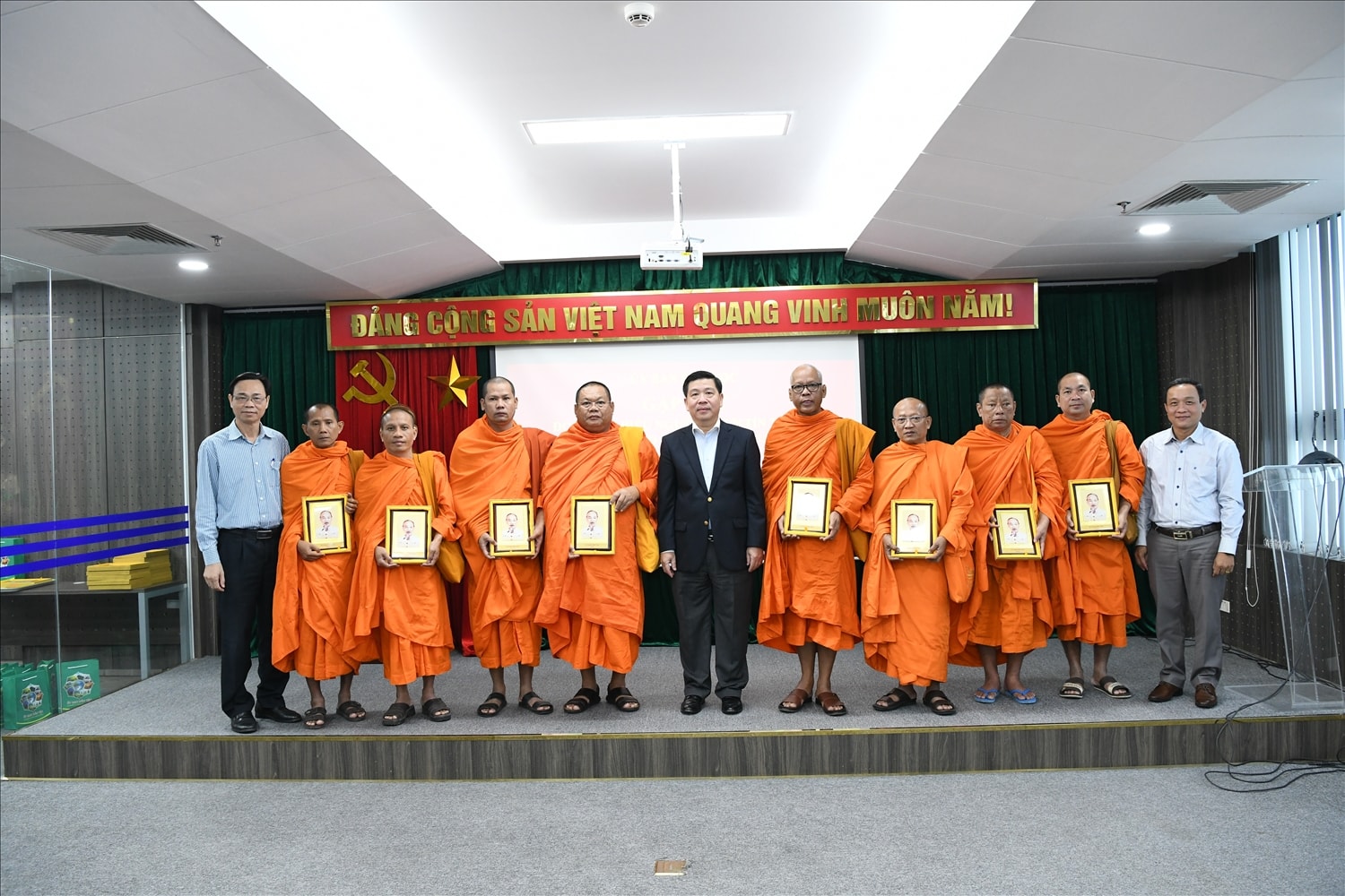 Ủy ban Dân tộc gặp mặt Đoàn đại biểu Người có uy tín trong đồng bào DTTS tỉnh Sóc Trăng 3