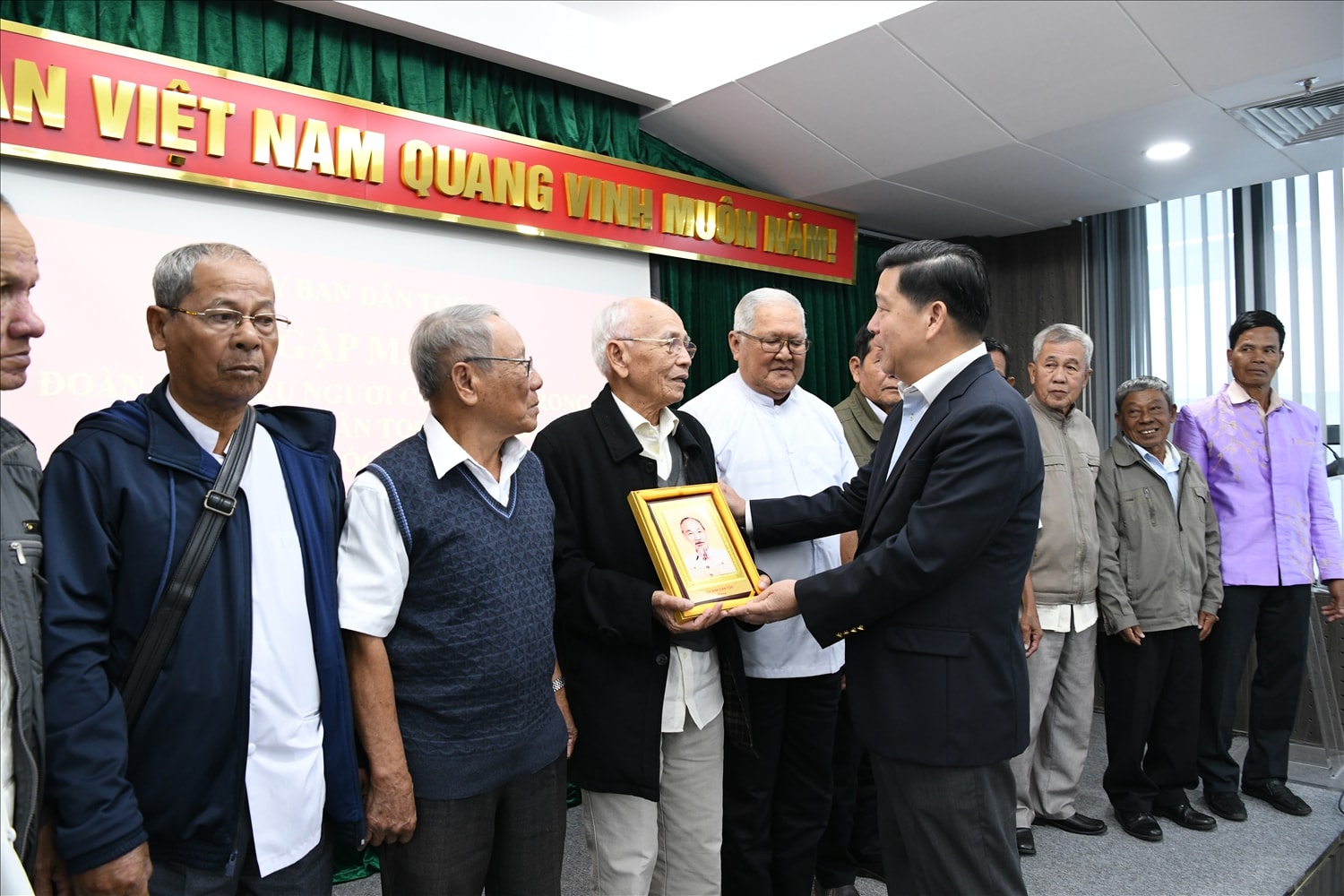 Ủy ban Dân tộc gặp mặt Đoàn đại biểu Người có uy tín trong đồng bào DTTS tỉnh Sóc Trăng 4
